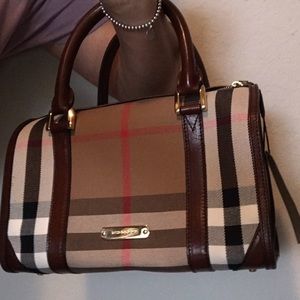 100% Authentic Burberry handbag